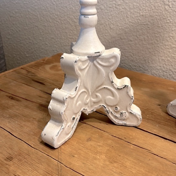 2 Large Shabby Chic Heavy Metal Candle Holders, Chippy Paint. 🕯️🕯️ - Picture 8 of 12